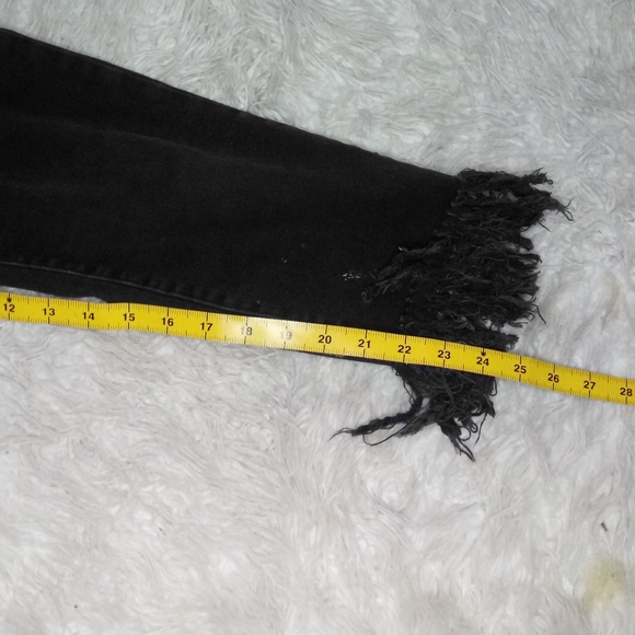 Forever 21 Black Fringe Cropped Ankle Jeans Size 28 - Picture 9 of 10